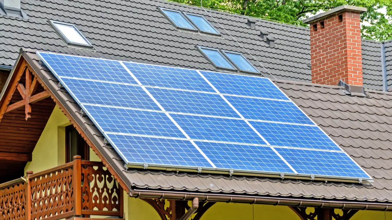 Best Solar Panel Installation Company in Palakkad providing rooftop solar panel installation for a residential house